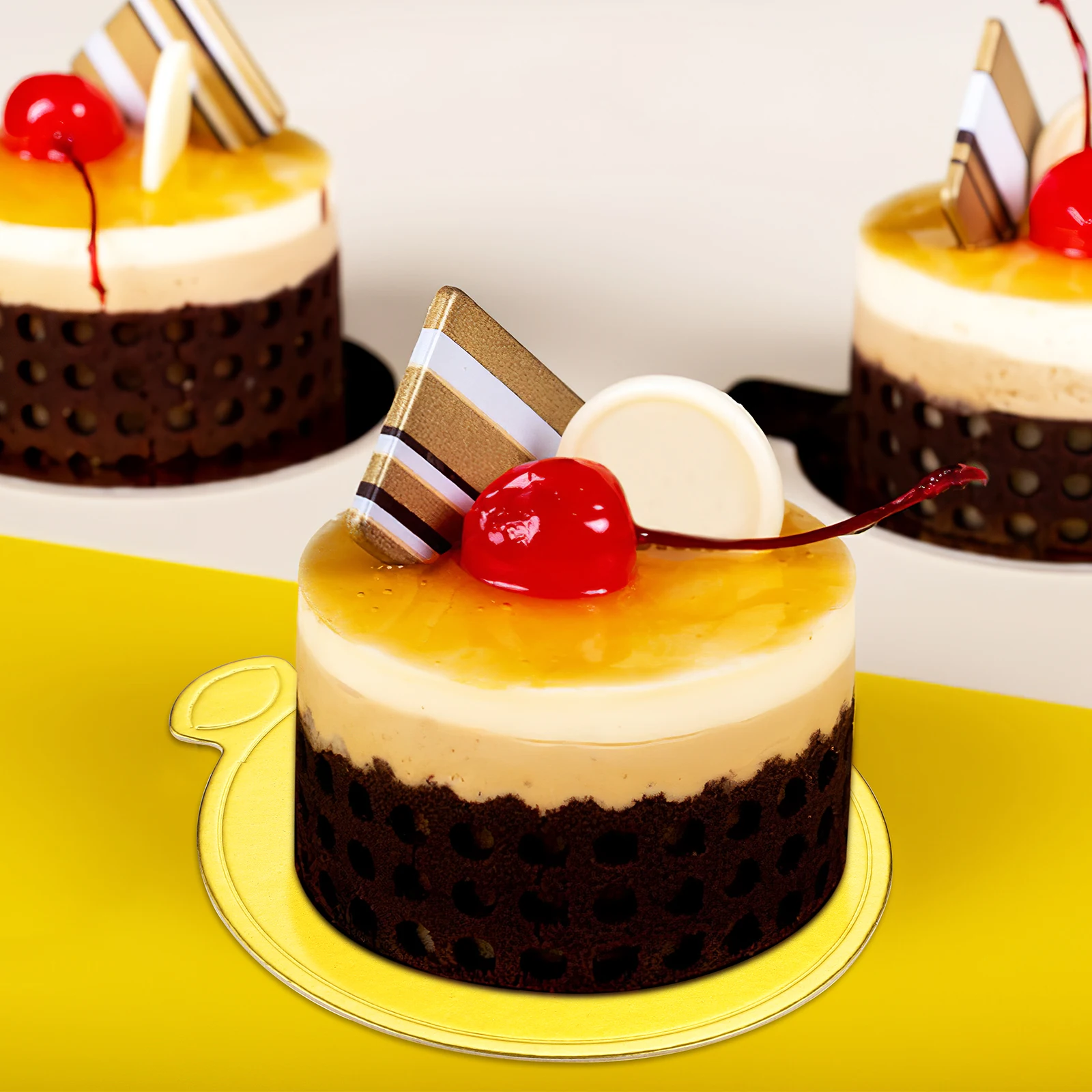 

200 pcs Boards Round Square Shape Food Grade Greaseproof Bases Dessert Display Trays For Cake Shops Mousse Cupcake Serving