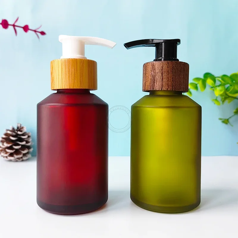 Mini garrafas portáteis de bomba de vidro fosco e transparente rosa/verde/preto/marrom/vermelho com capa de grão de bambu inclinação ombro portátil