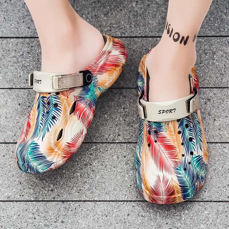 Scarpe slip-on leggere, traspiranti, antiscivolo, alla moda e casual modello 2025 con fori, comode ciabatte da spiaggia