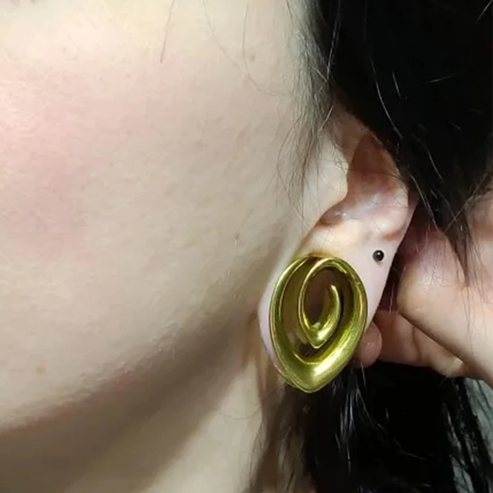 Twolobes 2PCS Spiral Simple Saddle Plugs Hangers Tunnels Gauges for Stretched Lobe Ear Piercing Women Body Jewelry Dilations