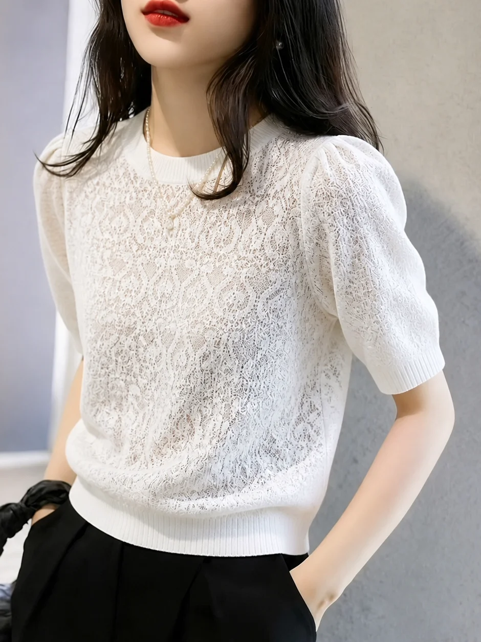

Elegant round Neck Short Sleeve Knitted Top Summer Lightweight Floral Embroidery Versatile Fashionable Ageless Women's Top