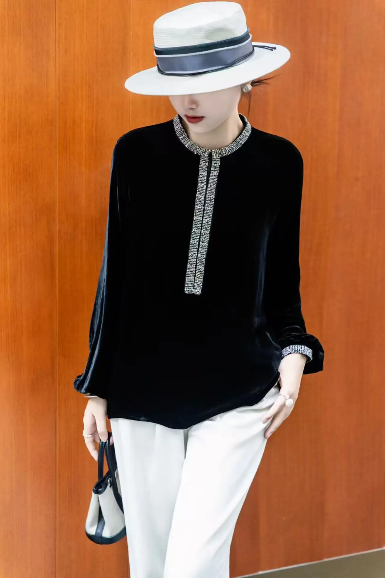 Spring and Autumn New Round Neck Silk +Velvet Fabric Exquisite Nail Bead Design Elegant and Beautiful Women's Shirt M-XXL