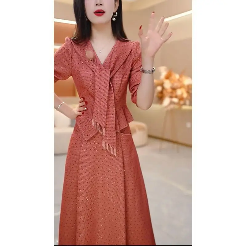 High fashion design sense top+half skirt polka dot two-piece set 2025 autumn and winter new age reducing temperament set