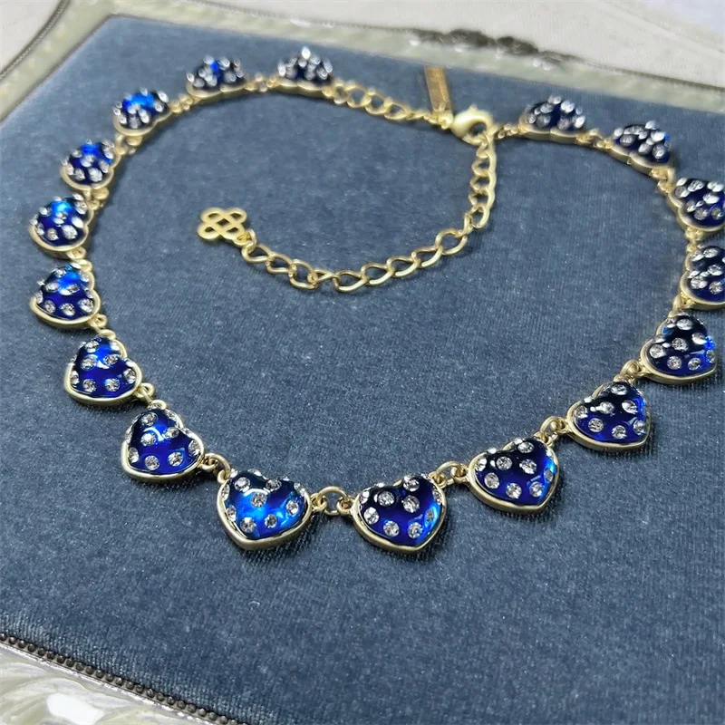 

Fashion Jewerly Vintage Frosted Fantasy Heart Resin Rhinestones Necklace for Women Party Gifts