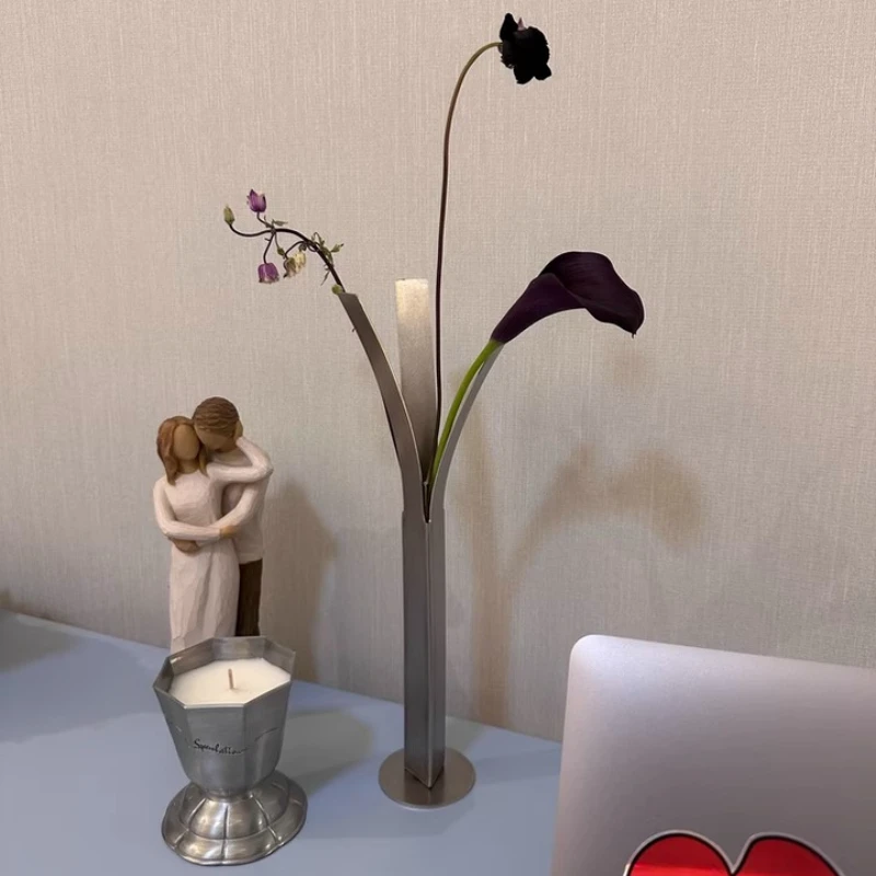 Creative Stainless Steel Flower Vase Minimalist Modern Metal Desktop Decor Artistic Flower Vessel Geometric Living Room Ornament