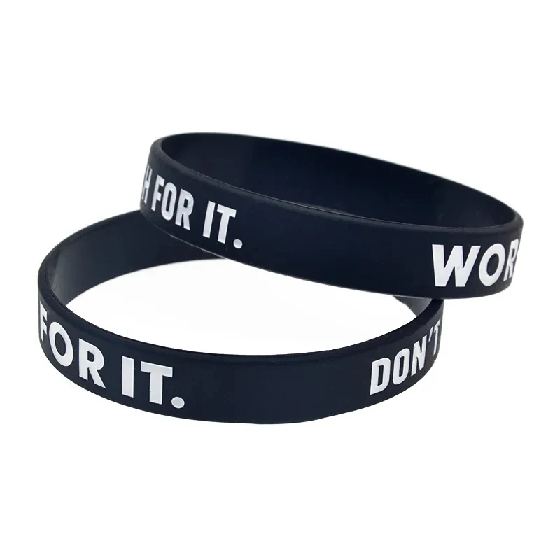 1 Stück inspirierender Geschenk-Armreif „Wünsch dir nichts, sondern arbeite dafür“ aus Silikon, Unisex, Erwachsenengröße, Schwarz – Detail 9