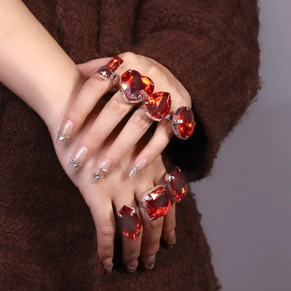

Red Diamond Oversize Hip Hop Ring Set Club Par Sexy Rhinestone Hand Accory Faionable Jewelry Trendy Rings
