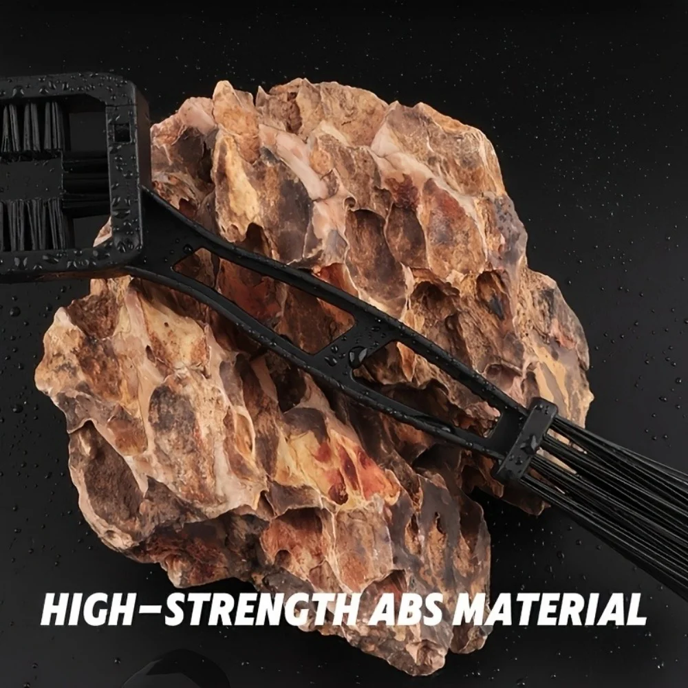 1pcs Motorcycle Bicycle Chain Cleaner Chain Brush for Mountain Road Motorbike Outdoor Cycling Flywheel Cleaning Tool Accessories