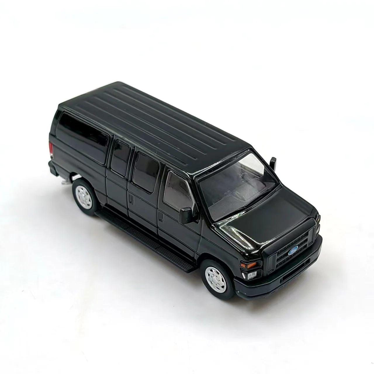 Рисунок 3 - 596 1:64 E350 VAN черная модель