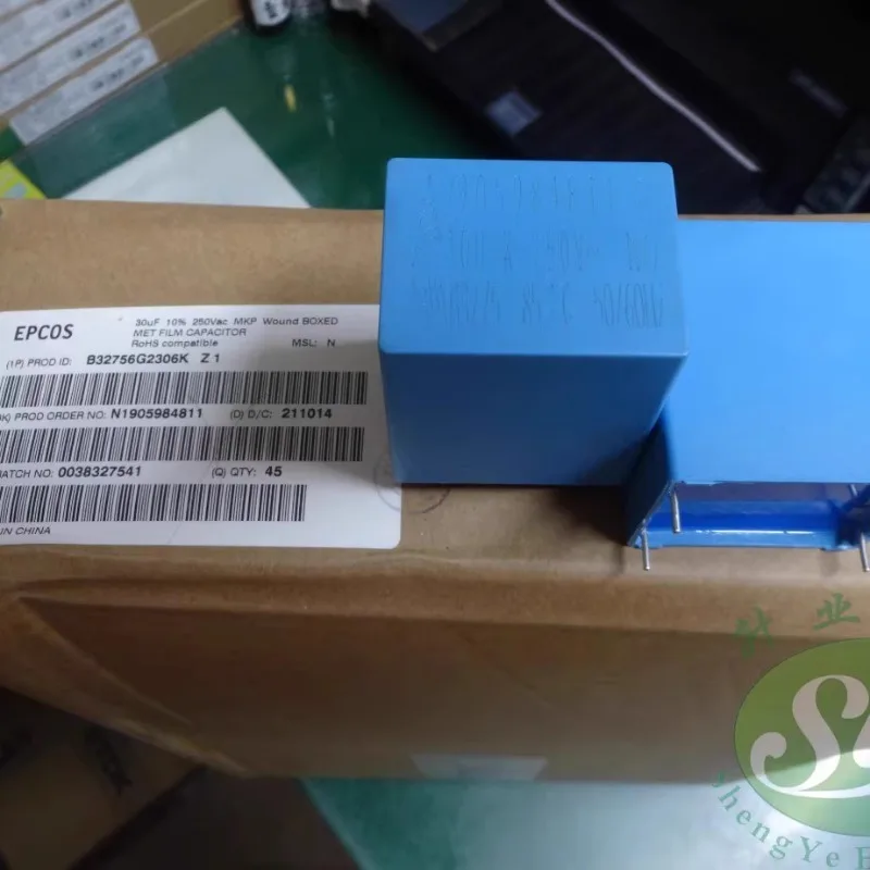 

EPCOS 30uf/250vAC 306 Brand New 38mm x 21mm Absorption Film Capacitor B32756G2306K