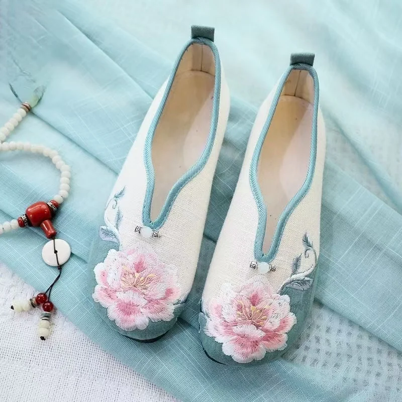حذاء نسائي جديد بنعل مسطح ومطرز بالزهور على الطراز العرقي نعل ناعم غير قابل للانزلاق بمقدمة مستديرة سهل الارتداء من القماش خفيف الوزن #3