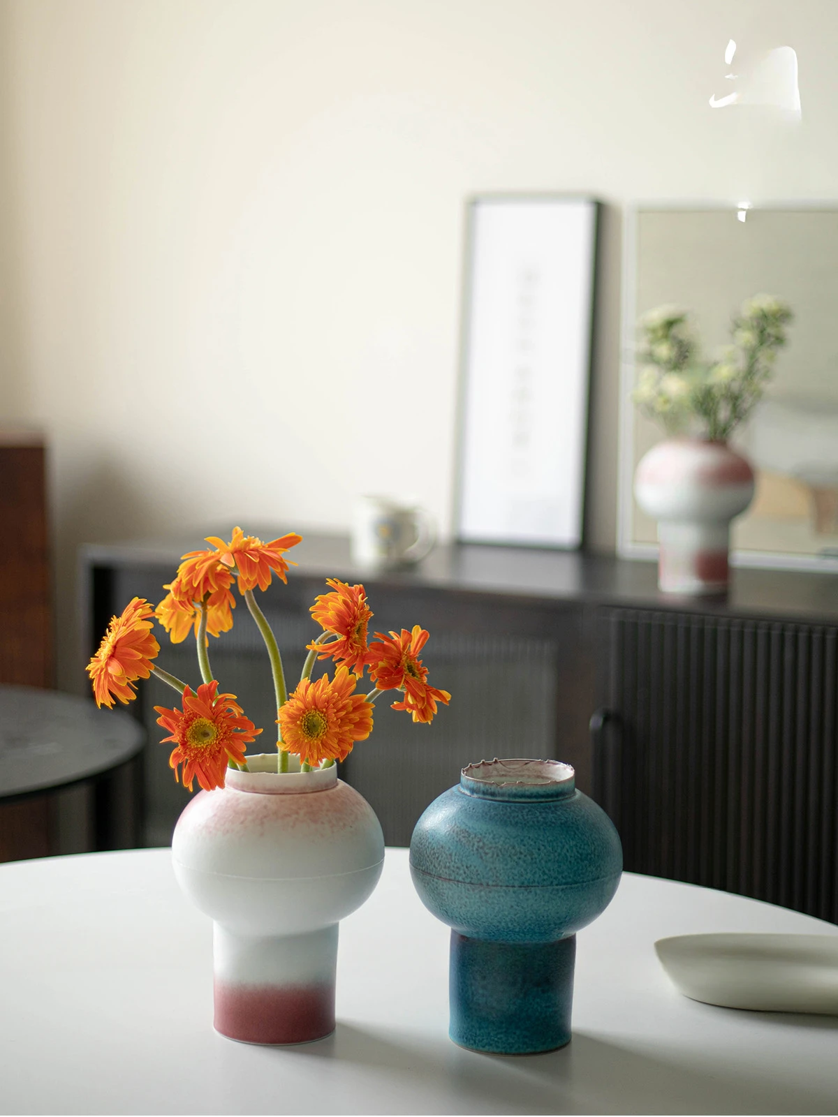 The product can be customized. Ceramic art vase ornaments modern simple living room advanced sense inserted flowers