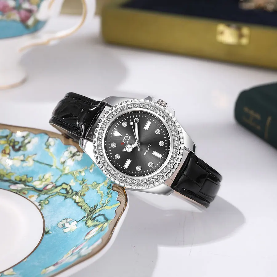 Fashionable Luxury Diamond Studded Women's Watch Strap with Sparkling Diamond Scale, Trendy Gathering for Girls, Quartz Leather