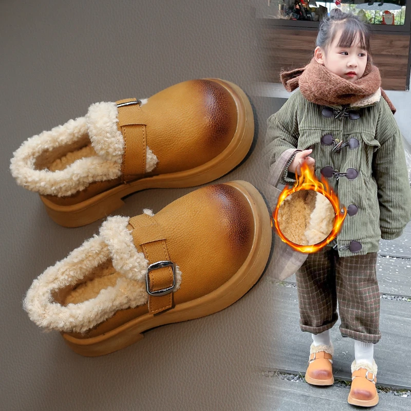 2025 شتاء جديد الأطفال أحذية من الجلد للفتيات موضة الكورية نمط لينة وحيد المضادة للانزلاق الدفء شيك أفخم الأحذية