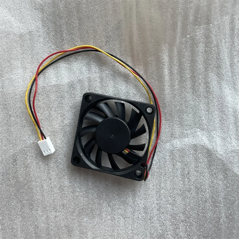 60X60X10MM R 126010 Охлаждающий вентилятор BU 12 В 0,35 А 3 провода 6010