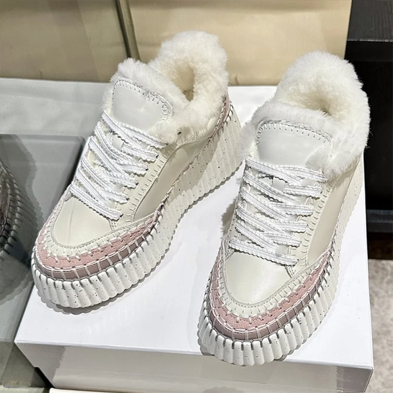 Nuevos zapatos informales de lana de alta calidad para mujer con suela gruesa de espuma de alta densidad de piel de vaca cómodos para invierno 25110906