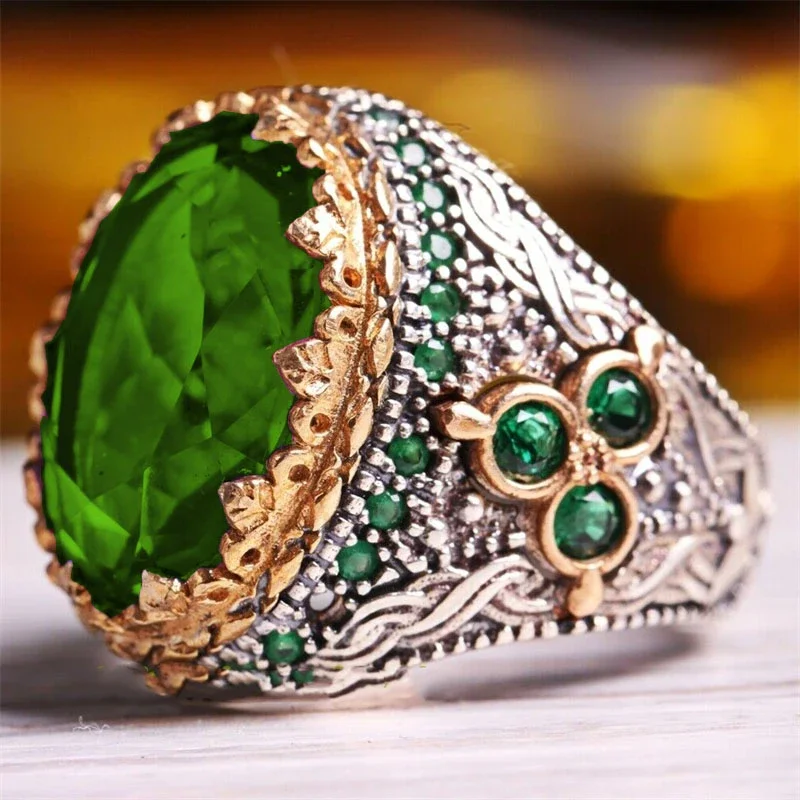 Inlaid Green Crystal Luxury Ring‘s for Men Personality Retro Big Gemstone  To Attend The Banquet Party Fashion Casual Jewelry