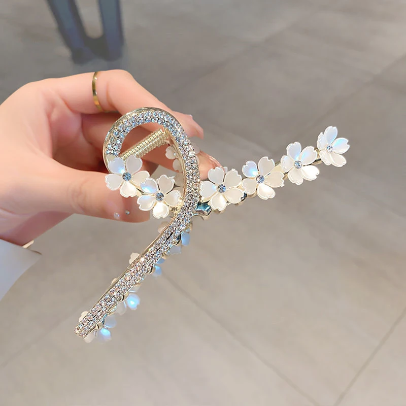 2022 New Women Crystal Flower Large Grab Clip Korean Fashion Elegant Hairpin Back of Head Pan Rhinestone Ladies Head Shark Clip