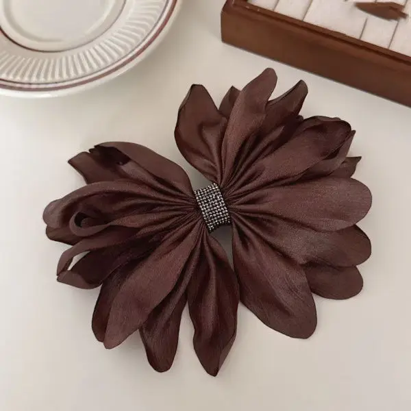 Elegante feesthaarclip in Franse stijl met gebrand bloemdetail, veelzijdig en stijlvol haaraccessoire in effen kleur voor dames