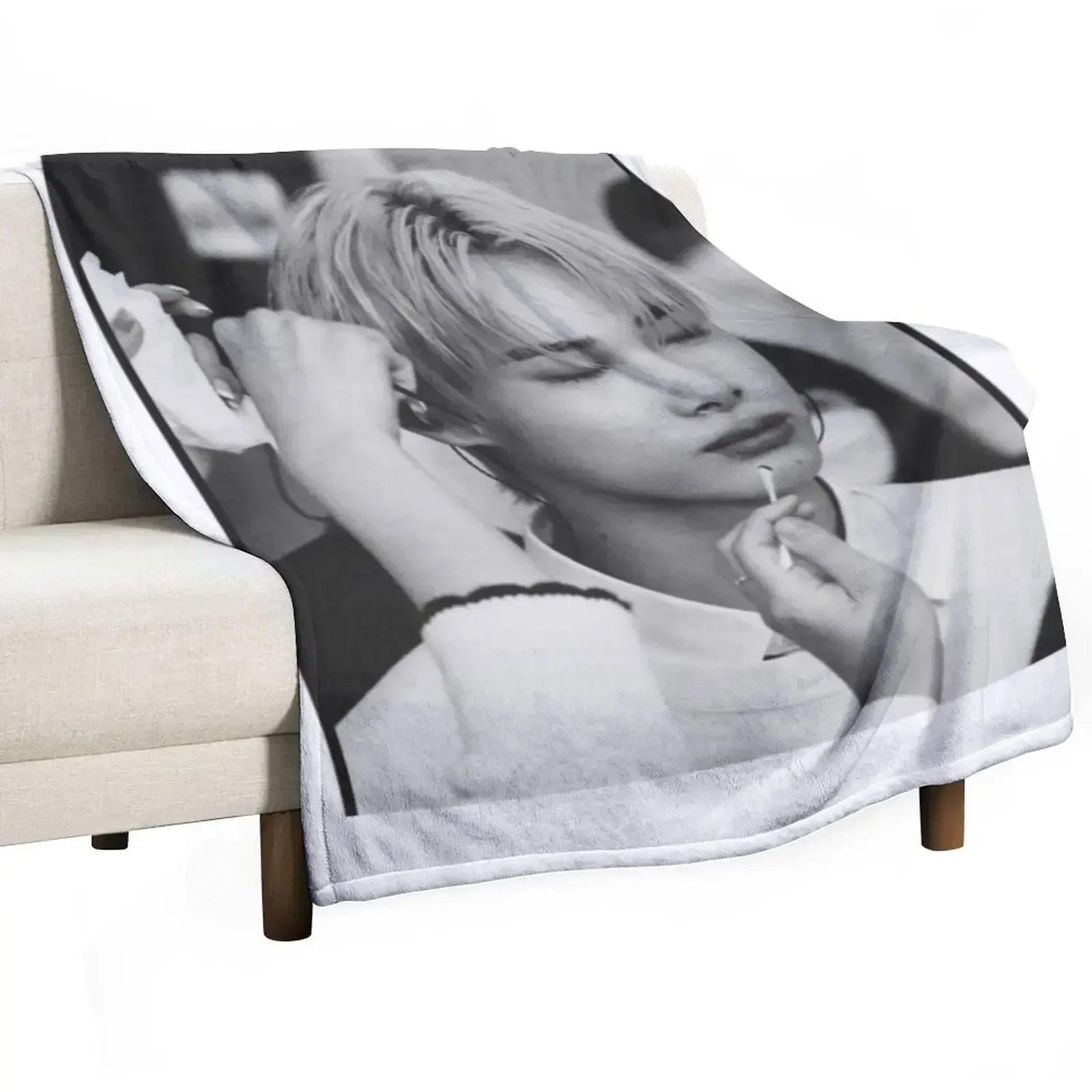 NIKI Throw Blanket Decorative Sofas Vintage Loose Plush Hairy warm for winter Blankets