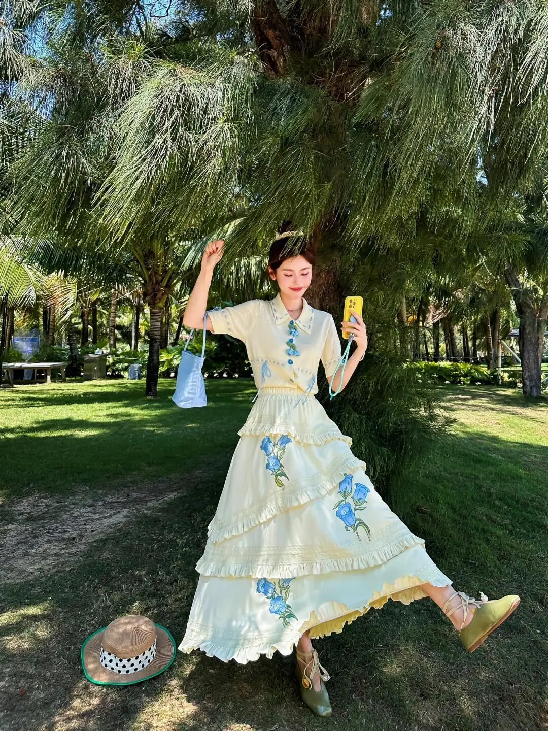

2025 New Summer High-end Advanced Designed Fashionable Beautiful Sweet Style Short -sleeved Shirt Top with Long Skirt for Women