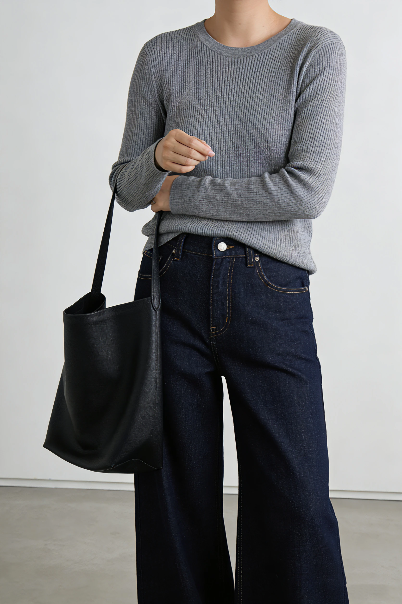 Minimalist Commute High-End Feel Top Layer Cowhide Water Bucket Bag Tote Large Capacity Computer Bag