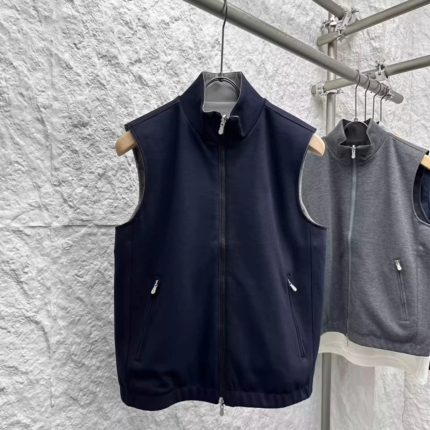 

BC solid color simple casual three-dimensional embroidered men's vest