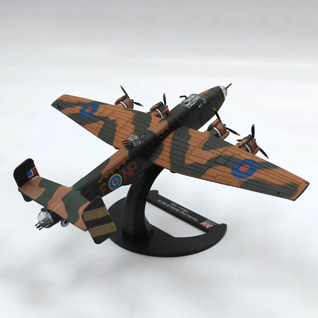 

Литой под давлением масштаб 1:144, британский бомбардировщик Halifax, модель самолета из сплава, Коллекционная игрушка, подарок, сувенир, украшение для дисплея