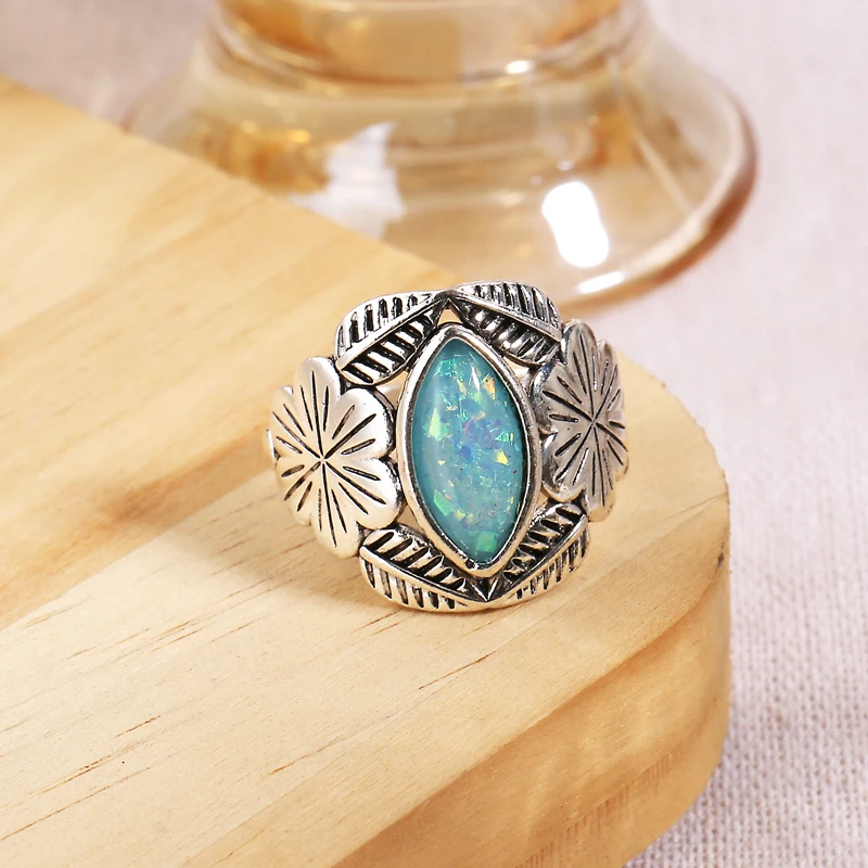 Europe and America Woman Fashion Vintage Silver Bohemian Jewelry Natural Opal Carved Ring Engagement Party Wedding