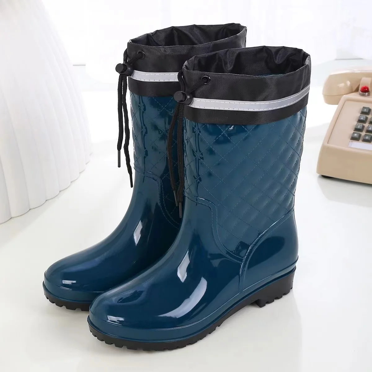 Minimalist style outdoor work kitchen anti slip waterproof drawstring drum mouth all season universal women's rain boots view 2