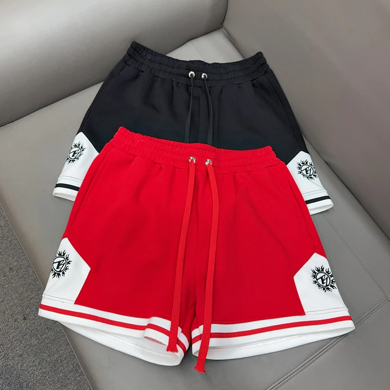 

Patchwork Embroidery Flame Badge Basketball Shorts Jorts Men Women Red Black Shortpants Drawstring Loose Beach Short Pants