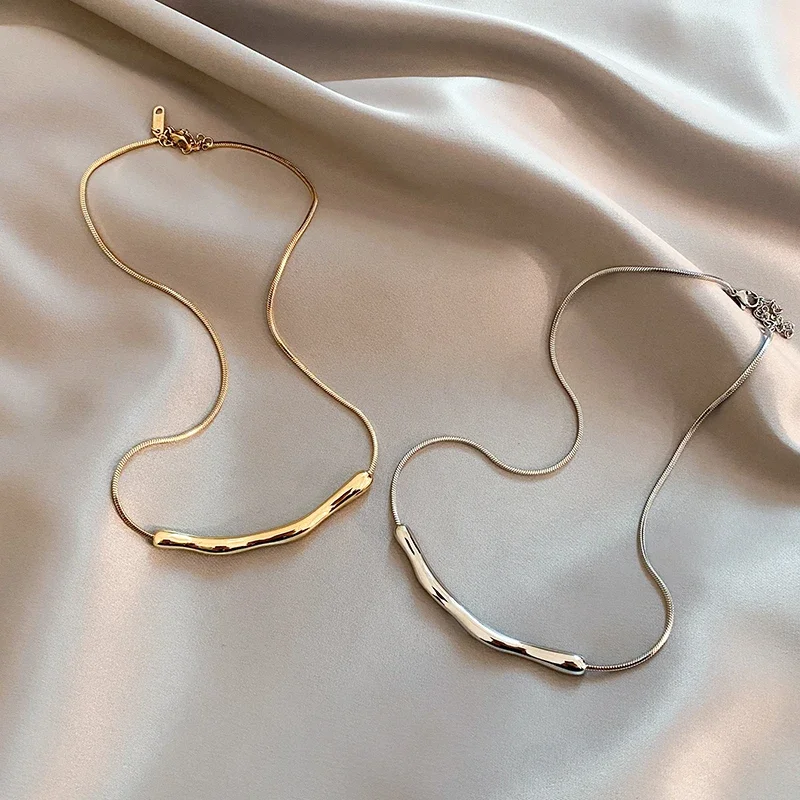 

European and American Fashion Simple Stainless steel Gold Color Collarbone Chain For Women’s Fashion Short Necklaces Jewelry