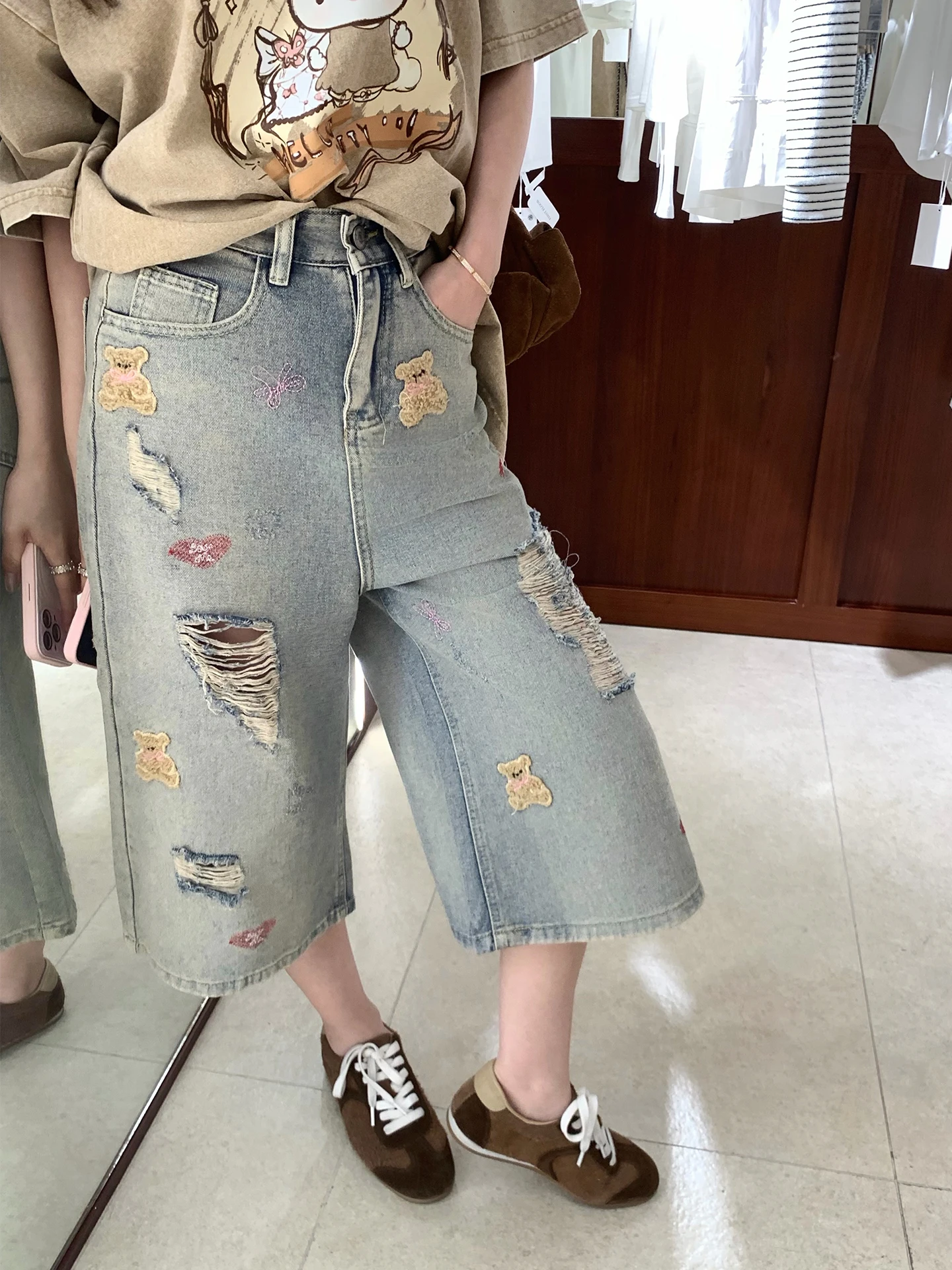 

Xueke Bear Denim Jeans Women's Loose Straight Leg Slimming Summer New Style Washed Eight Parts Hole Bear Patterned Jeans