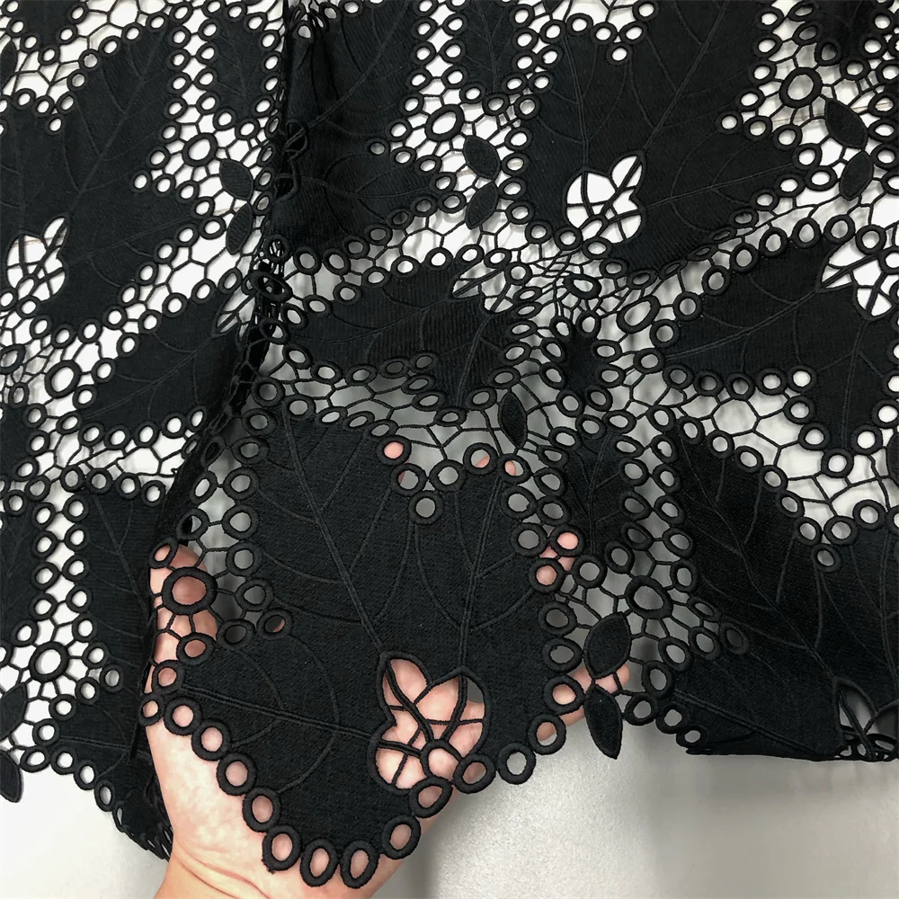 Afrikanischer Spitzenstoff 2026 Hochwertige Spitze Wasserlöslich Bestickt Modisch Weich Weiß/Schwarz Spitzenstoff 5 Yards – Detail 7