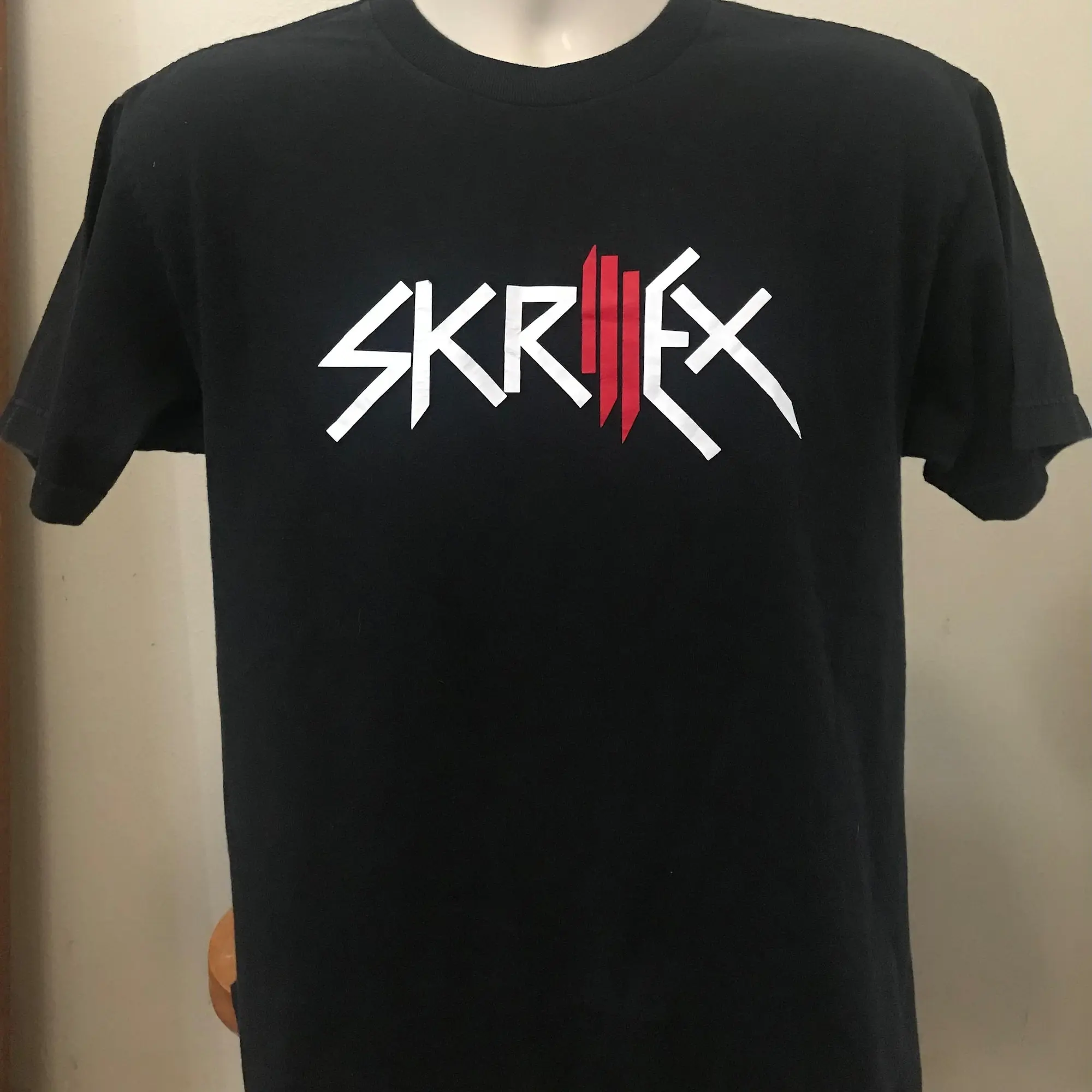 Skrillex T Shirt Gently Used Dj Electronic Music Alstyle Adult Medium