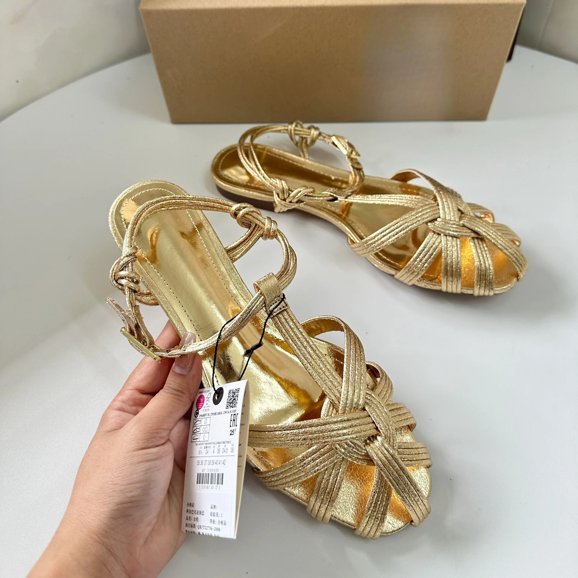 Sandali estivi scarpe da donna Sexy Crystal Gladiator Sandalias Zapatos De Mujer Pantufas Chaussures Femme Ete 2024 Skull infradito