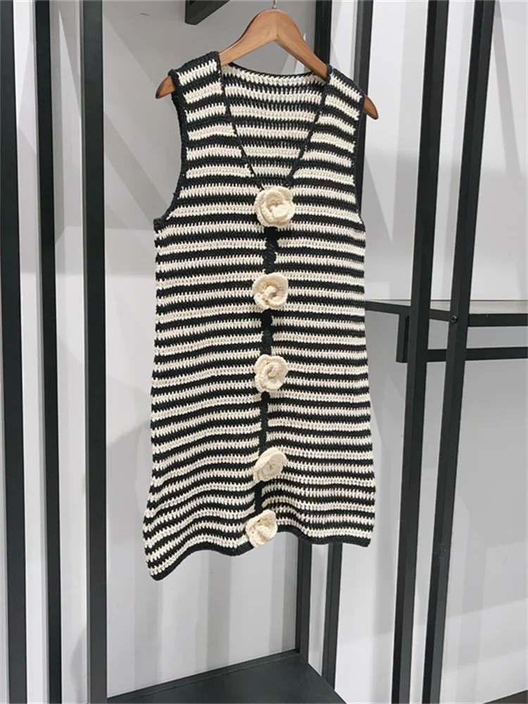 

Black and White Striped Women Fashion Mini Robe V-Neck Pullover Rose Decoration Lady Sleeveless Knitted Dress Early Autumn 2024