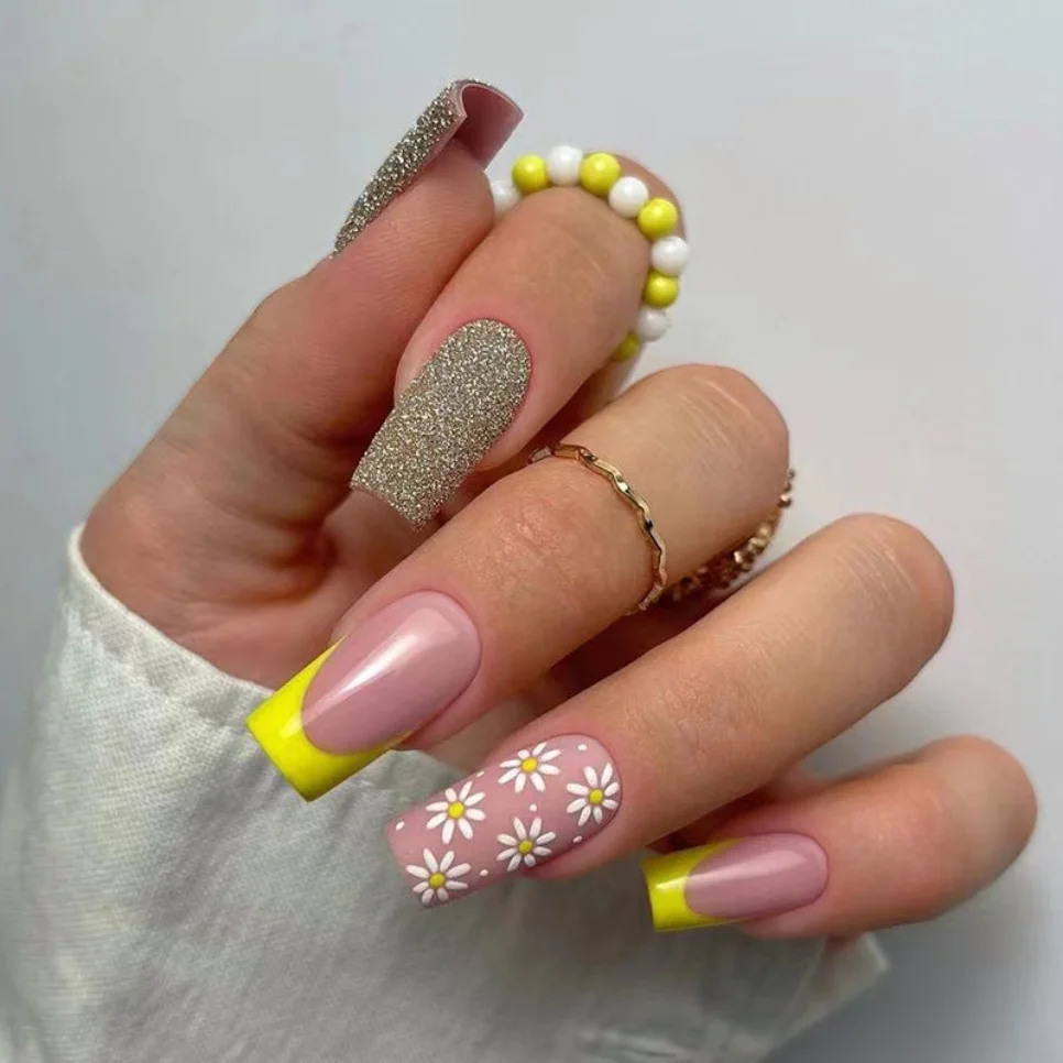 

24Pcs/Set Artificial Acrylic Wearing Fake Nails Art Yellow Full Cover French False Nails Set Flower Glitter Press on Nail Tips