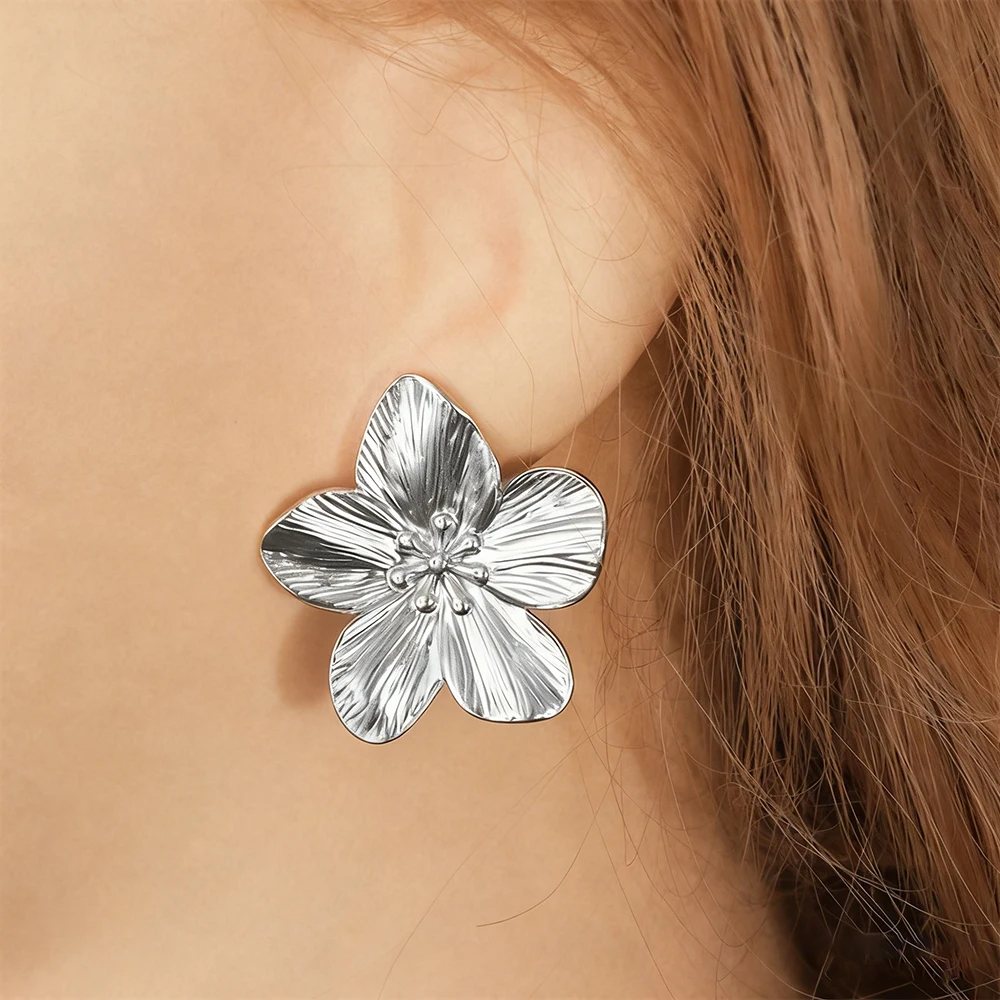 

Silver Plated Flower Stud Earrings for Women Minimalist Textured Floral Ear Studs Chic Daily Fashion Jewelry