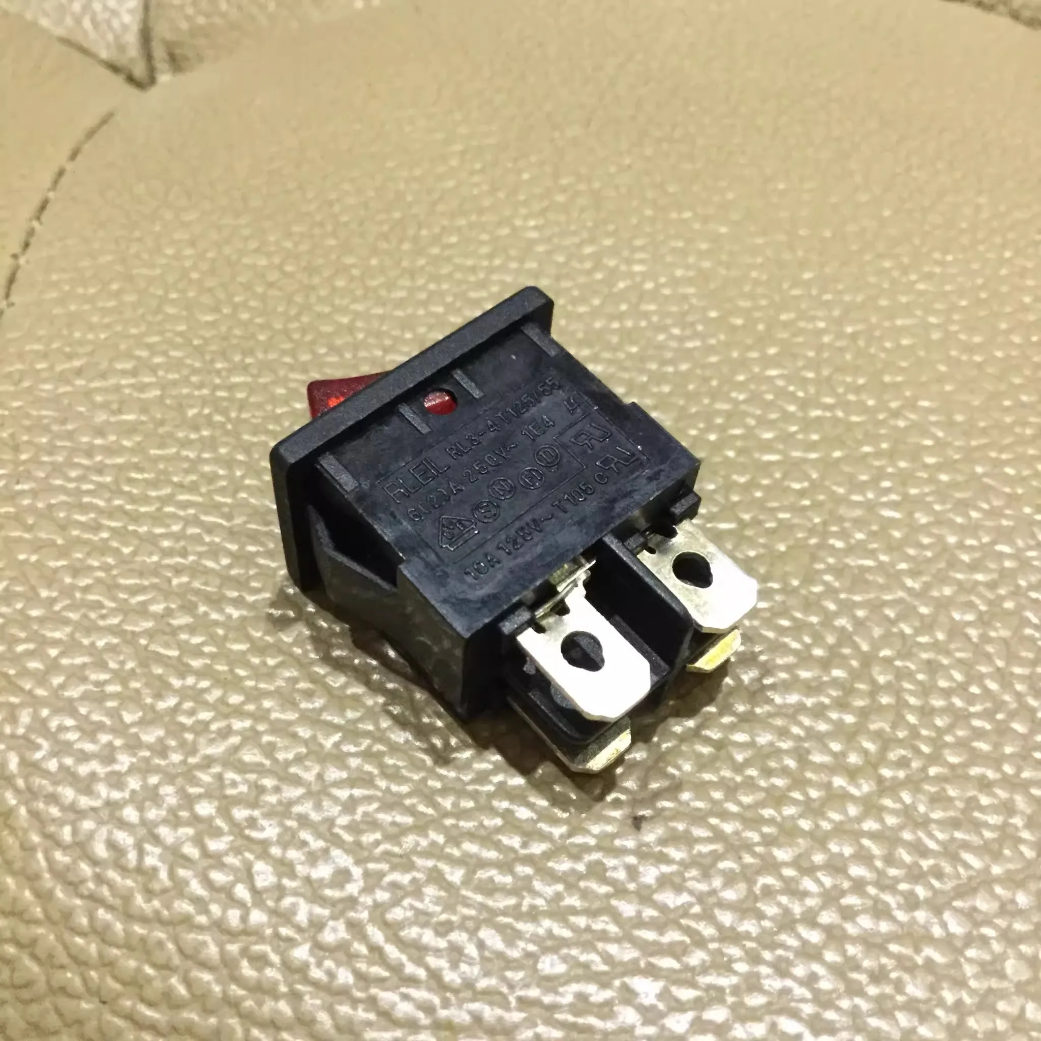 

1 ~ 5 шт./лот, тумблер в форме лодки, RL3-4T125/55, выключатель питания ЖК-телевизора, 10 А