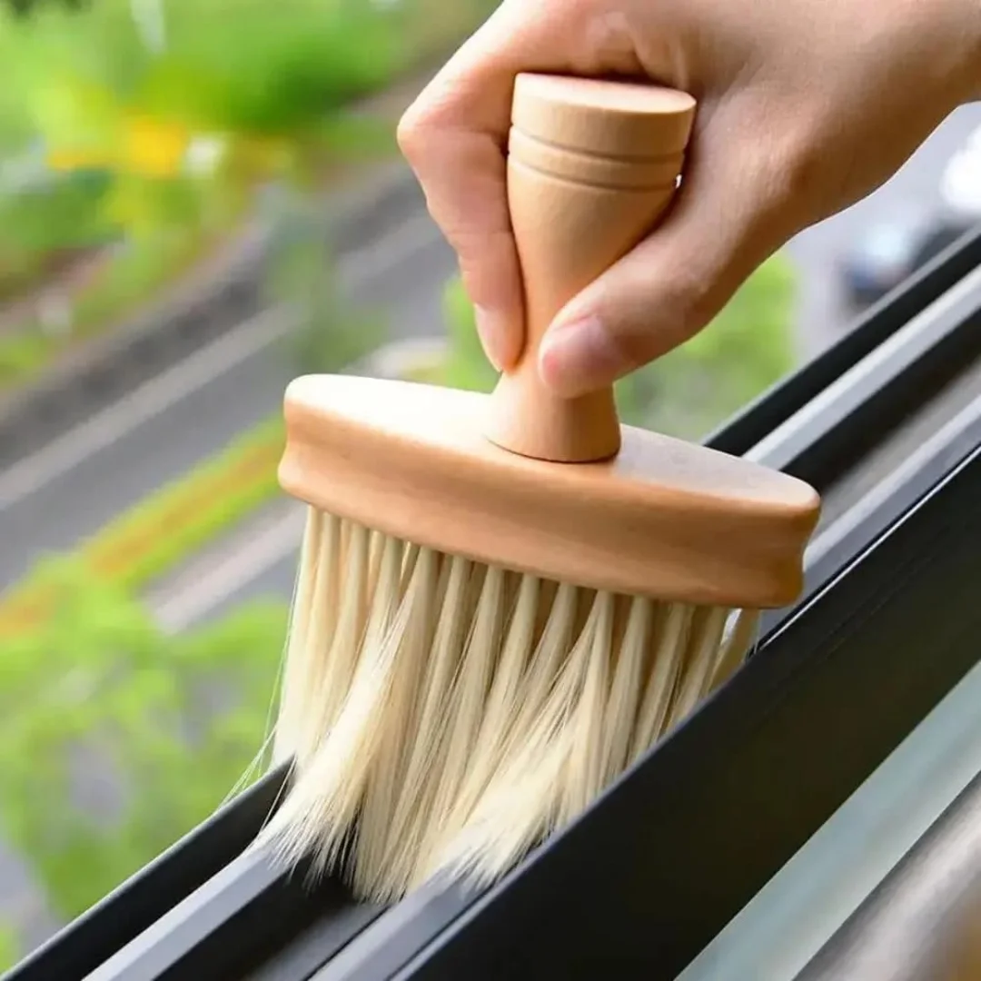 Car Interior Duster Portable Natrual Wooden Anti-Static PC Laptop Keyboard Cleaning Brush Narrow Space Cleaning Tool for Home Car