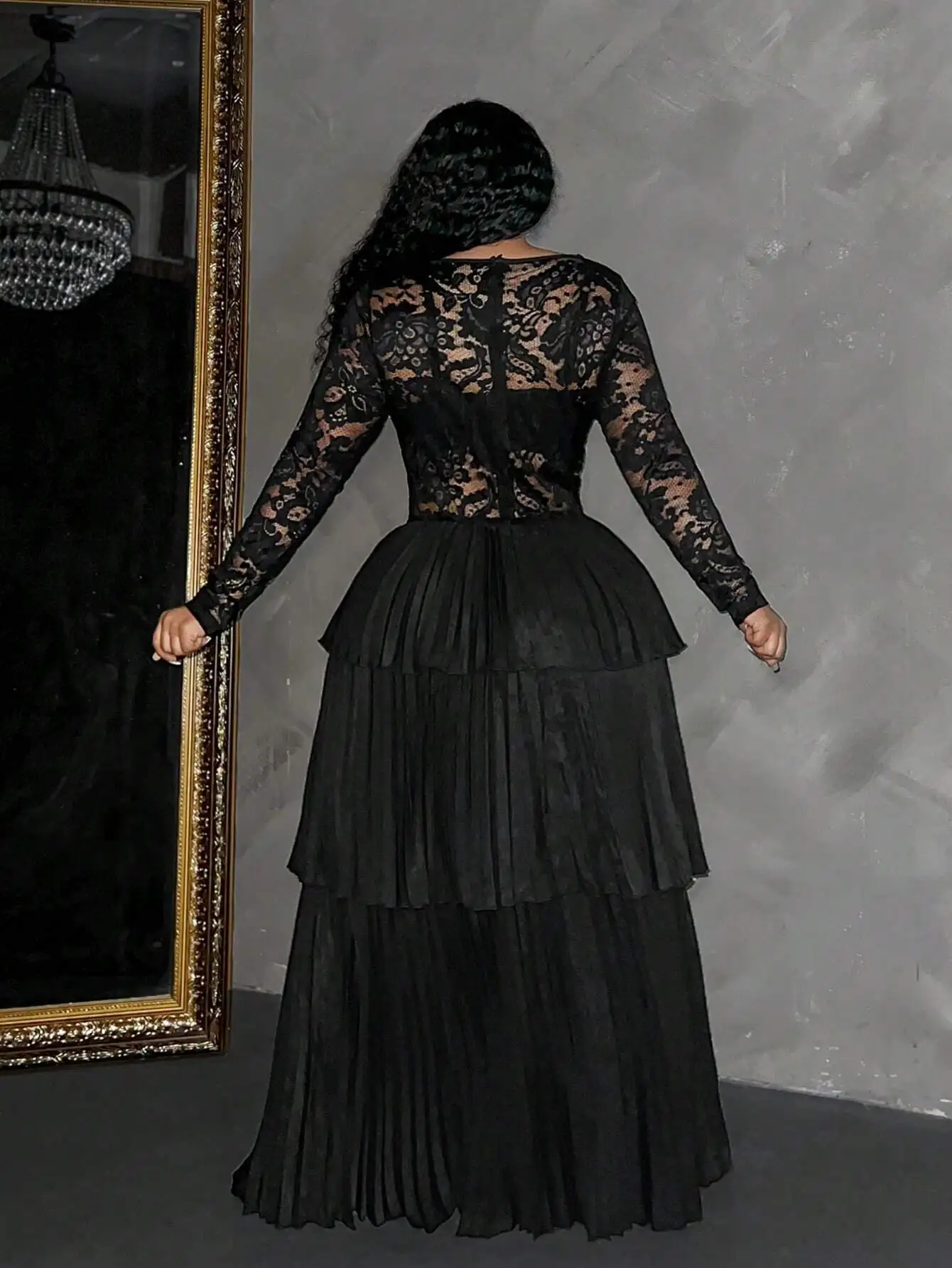 

Elegant Black Lace V-Neck Plus Size Tiered Pleated Floor Length Dress