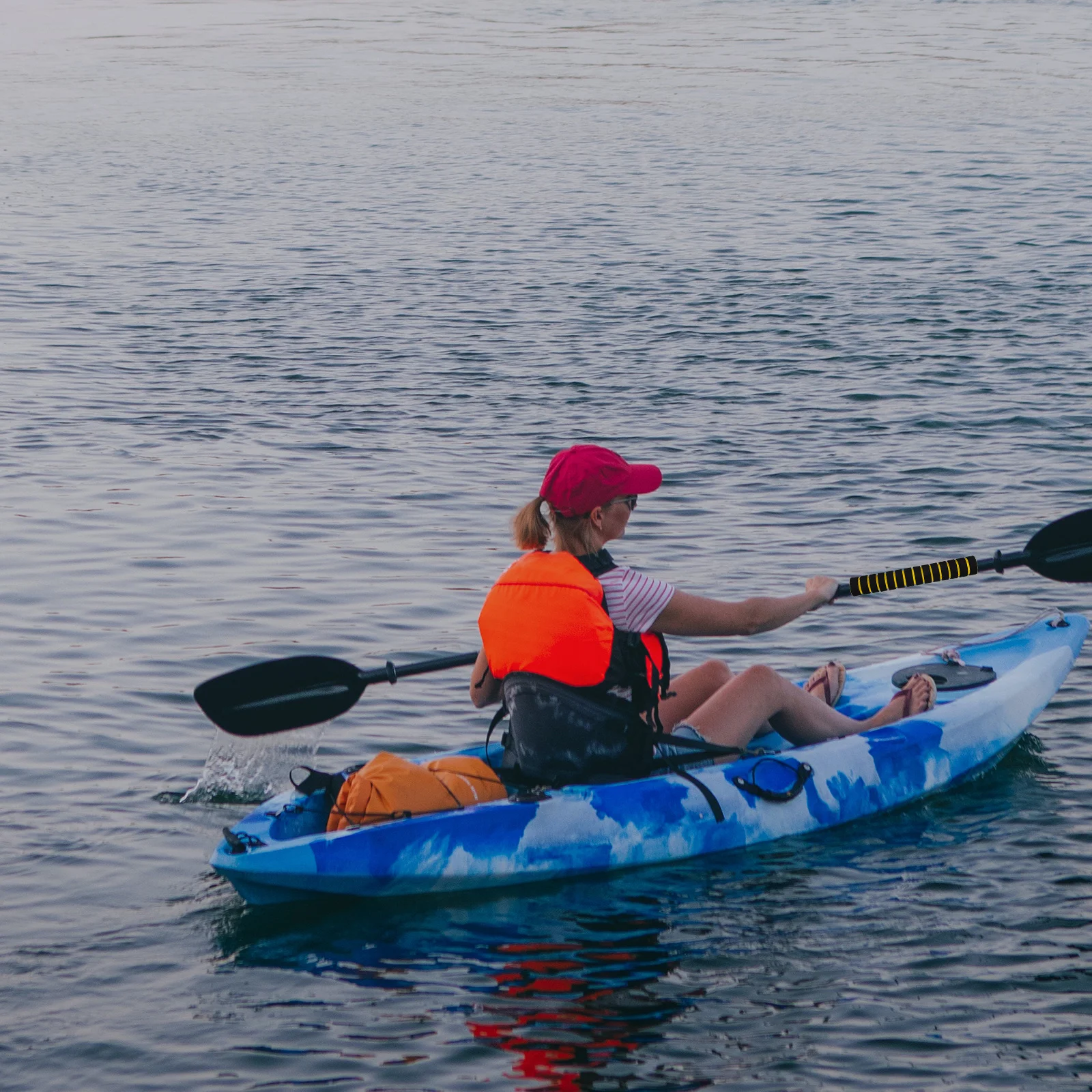 

2pcs Sponge Kayak Paddle Grips Non-Slip Ergonomic Design Durable Breathable Surface For Better Control Professional Kayak Paddle