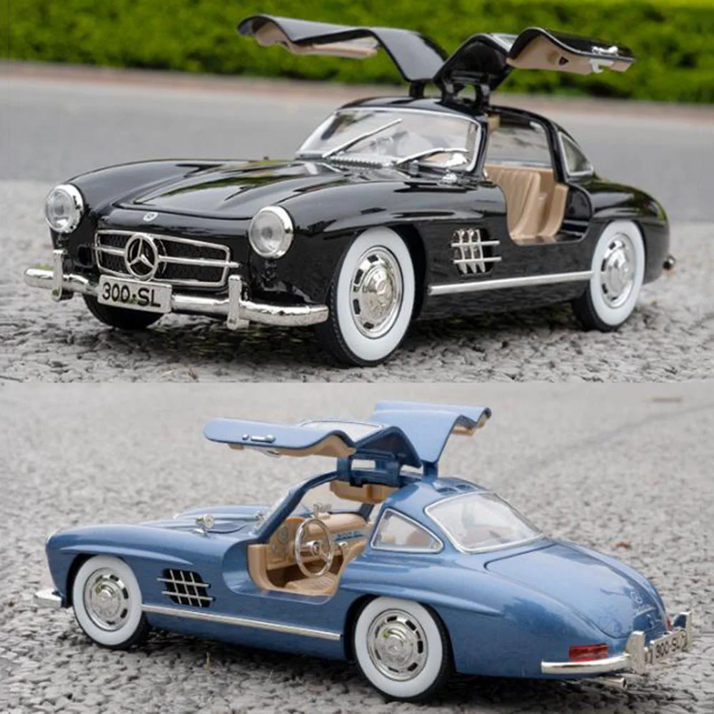 1/24 300SL Vintage Toys Cars Models Diecast Alloy 4 Doors Opened Rubber Tires Sound Light Vehicles High Simulation for Boy Gifts