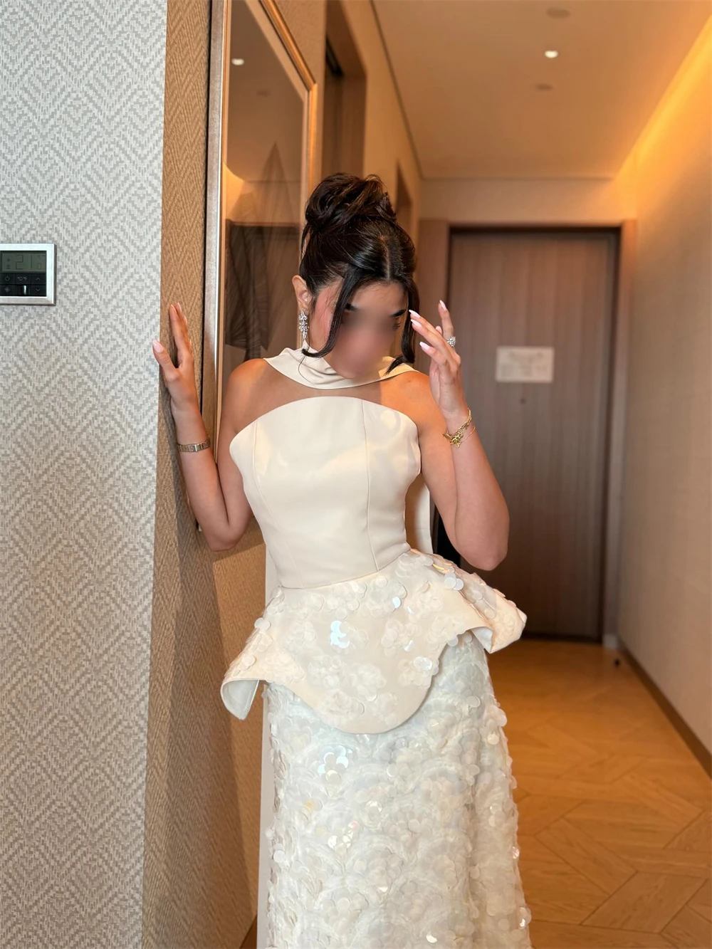 فستان سهرة جيرسي بسيط باللون البيج مخصص، فساتين رسمية بدون حمالات بدون أكمام للمشاهير، فساتين حفلات قطار المحكمة المستقيمة الناعمة #3