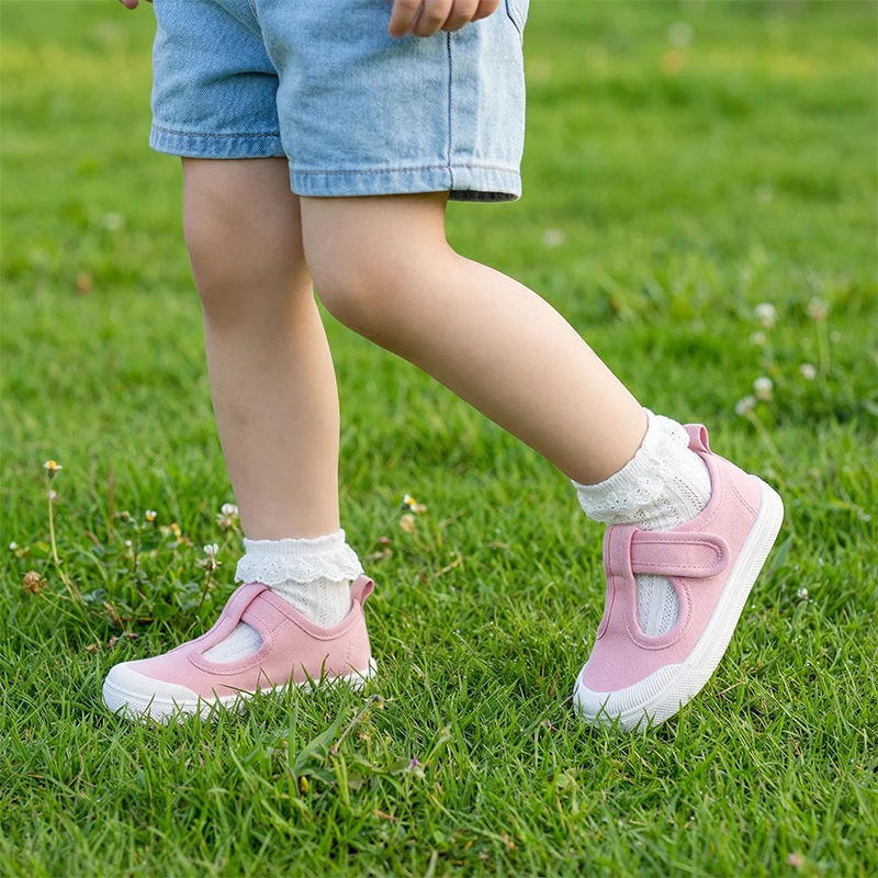 

Unisex Girls Flat and Anti-Kick Breathable Canvas Sneakers, Kids Cute Solid Casual Footwear in Black White Pink
