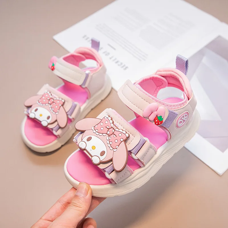 

Тапочки Sanrio для маленьких девочек и мальчиков, дышащая повседневная обувь, детские сандалии Hello Kitty, новые летние пляжные туфли с героями мультфильмов Kuromi