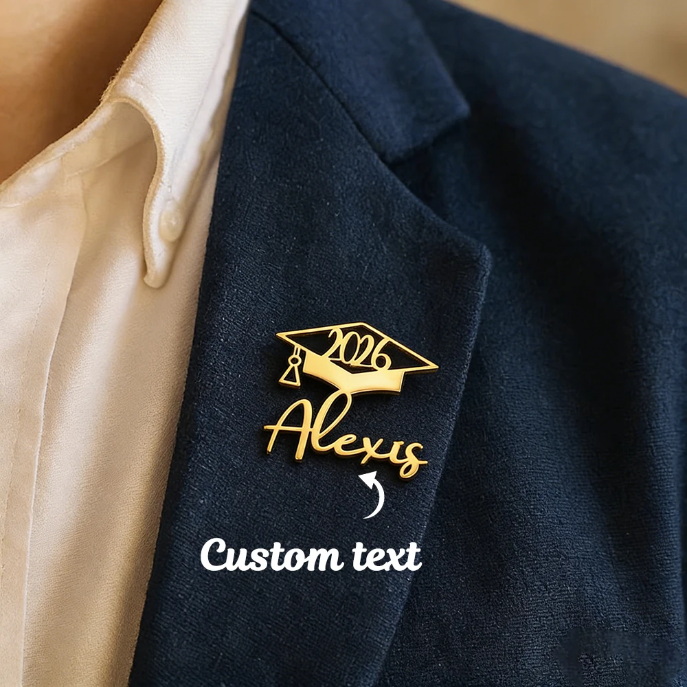 Custom Graduation Cap Name Brooch With 2026 Graduating Class Personalized Pin Decoration Elegant Stainless Steel Jewelry Gifts