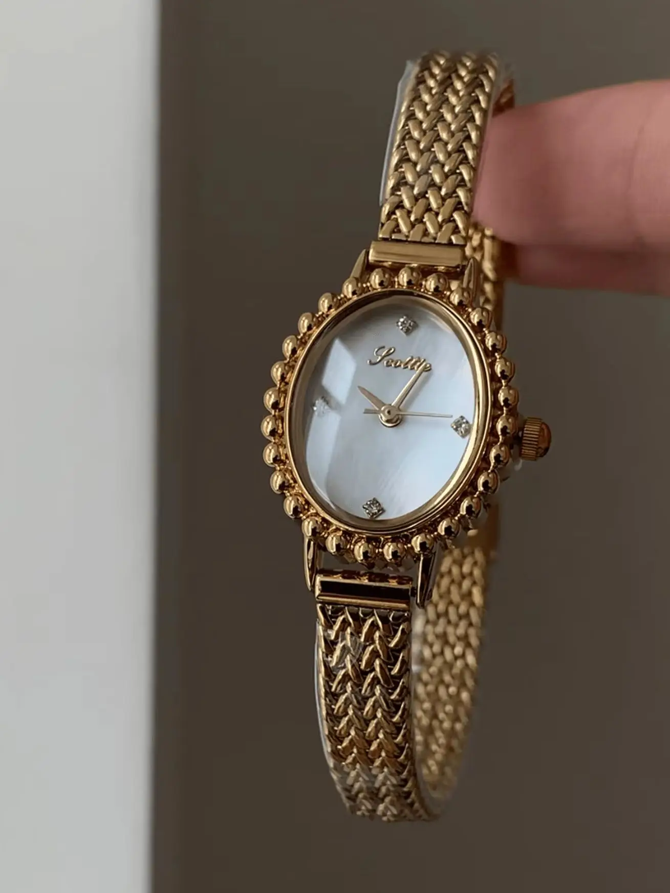 High End Retro Style Women Watch Pearl Dial Quartz Braided Mesh Metal Bracelet Wristwatch Niche Waterproof Ladies Dress Watches