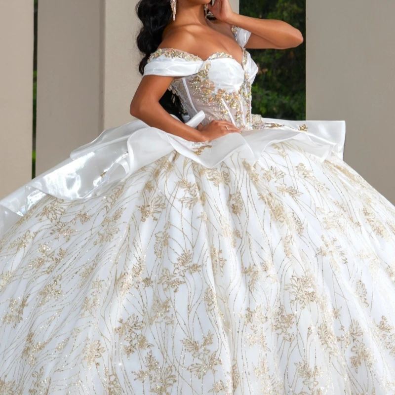 فساتين Quinceanera بيضاء لامعة ثوب حفلة قبالة الكتف الترتر زين الدانتيل الديكور كريستال تول الحلو 16 فستان Vestidos 15